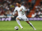  英超决赛激情夜！王曼昱里突外投，罗马大胜利物浦